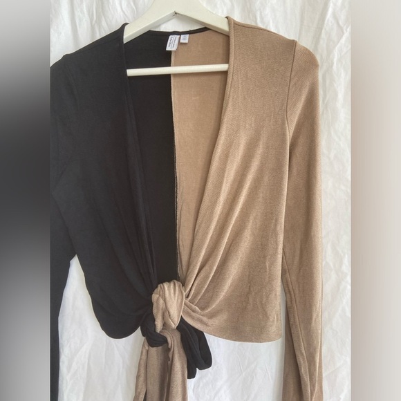 & Other Stories Colorblock two-tone Wrap Knit Top Size Small - Picture 8 of 13